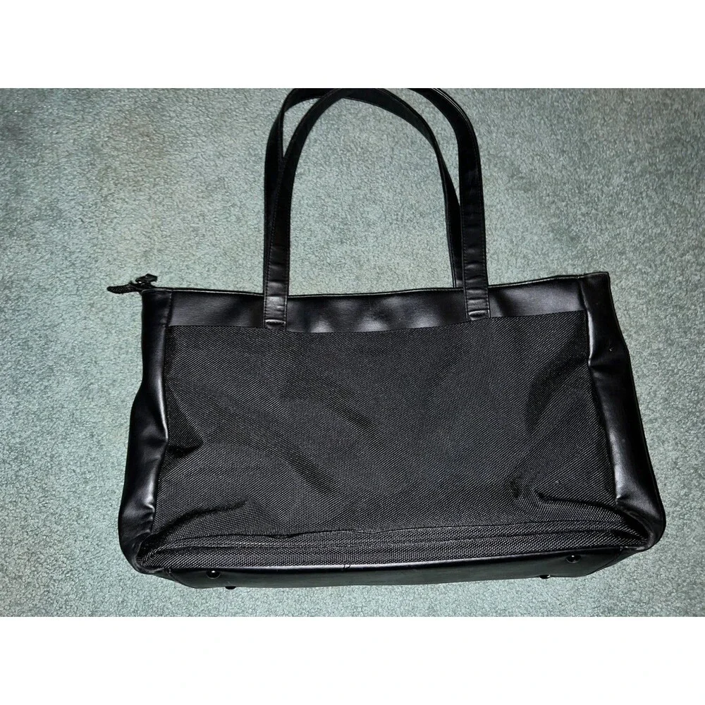 US Luggage New York Black Leather Briefcase